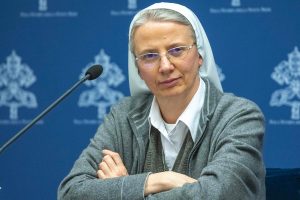 Une femme dirigera le Dicastère des religieux